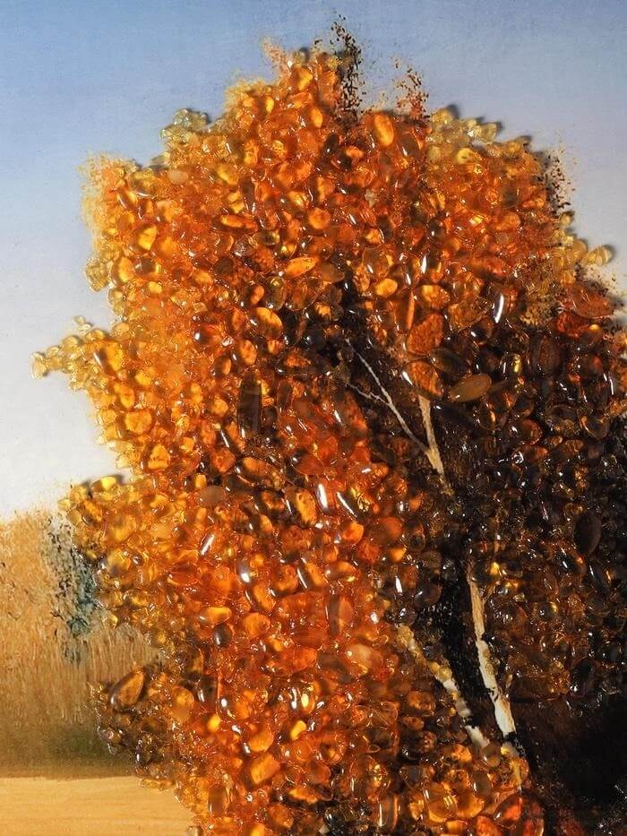 Картина с янтарем «Берёзы у реки»